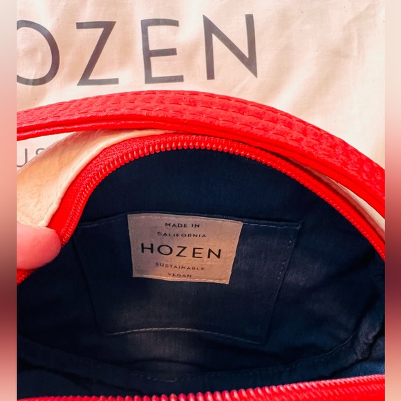 HOZEN LUXURY VEGAN CANTEEN BAG - NEVER USED - Picture 4 of 7